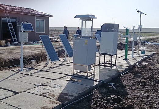 太陽(yáng)能測(cè)報(bào)燈圖片2